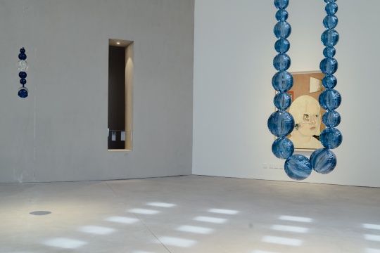 尚-米歇尔·欧托尼耶 《海蓝色穆拉诺玻璃》200×50×18cm 2017
