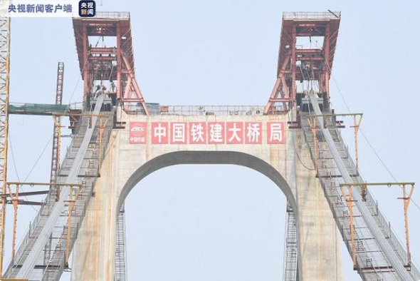 4166吨“腾空”170米！ 油溪长江大桥主缆架设完成