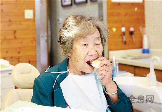老人饭菜并非越软越好