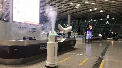 科技战疫守国门！智能消毒机器人在深圳宝安国际机场上岗消杀