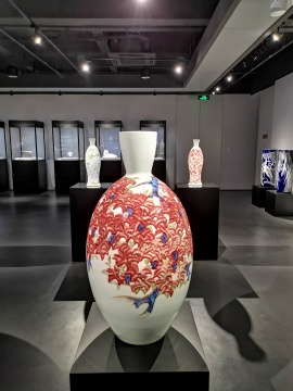 上海璟通艺术中心用一场特别的陶瓷收藏展，来庆祝中国共产党成立100周年