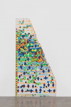 《菱形 - 点》236×122.5cm 密度板、丙烯、喷漆 2018-2020 