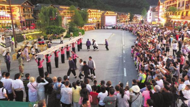 神农架时兴“花式”避暑游