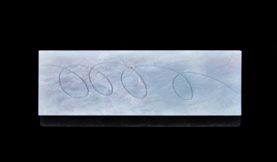 《幸运轨迹》翡翠 9.8x3.7x0.4cm 62.6g 2020 《幸运轨迹》翡翠 9.8x3.7x0.4cm 62.6g 2020