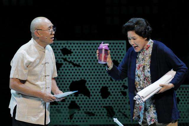 火热生活中的梦想花开——看话剧《喜相逢》如何演绎新老北京