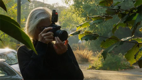 Annie Leibovitz：传奇的商业摄影师，摄影师中的左拉！