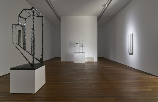 松美术馆年末三展 绘画与雕塑的时空对话