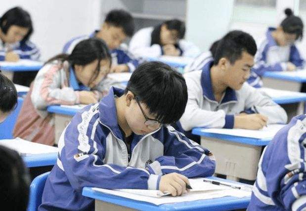 考不上高中又想读高中怎么办？