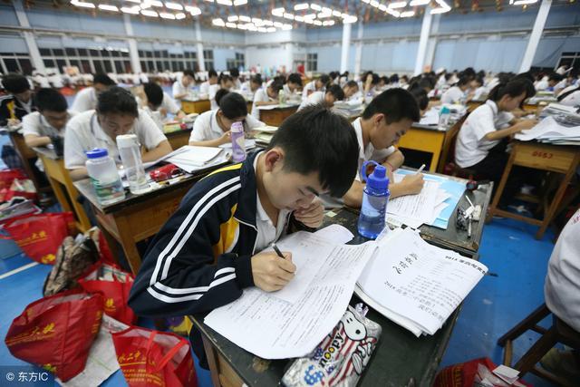 初中时期有2个“易滑坡”的阶段，决定能否考上高中