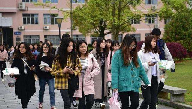 多地倡导就地过年、北京部分高校提前放假，疫情又严重了吗？