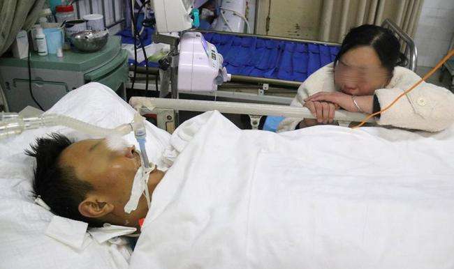 山东高三学生喝下“死亡之水”身亡，妈妈面容憔悴