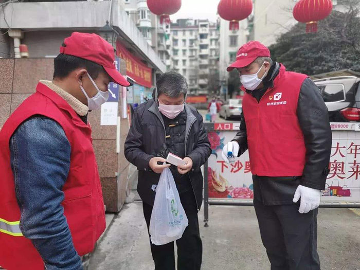 聚焦疫情下的西安志愿者