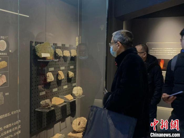 湖北地质博物馆恢复开馆 展出万余件奇石异宝