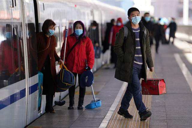 回家过年难度升级：多地返乡政策有变动，有些地区一律劝返