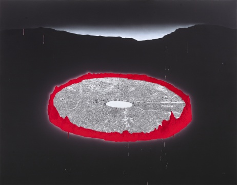 朱日新《王冠》150x190cm 布面丙烯 2021 朱日新《王冠》150x190cm 布面丙烯 2021