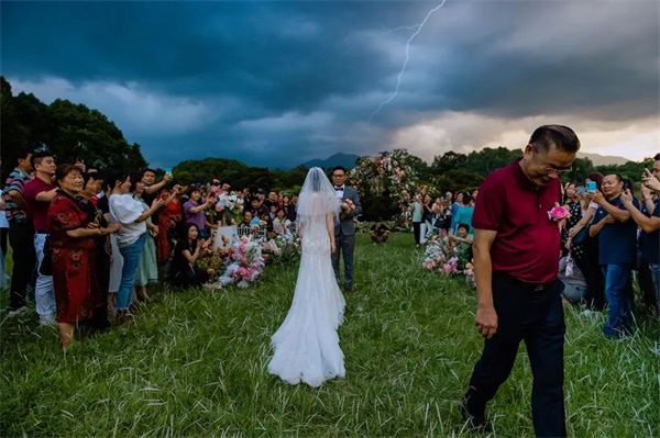 后疫情时代： 婚礼摄影师的困惑与机遇