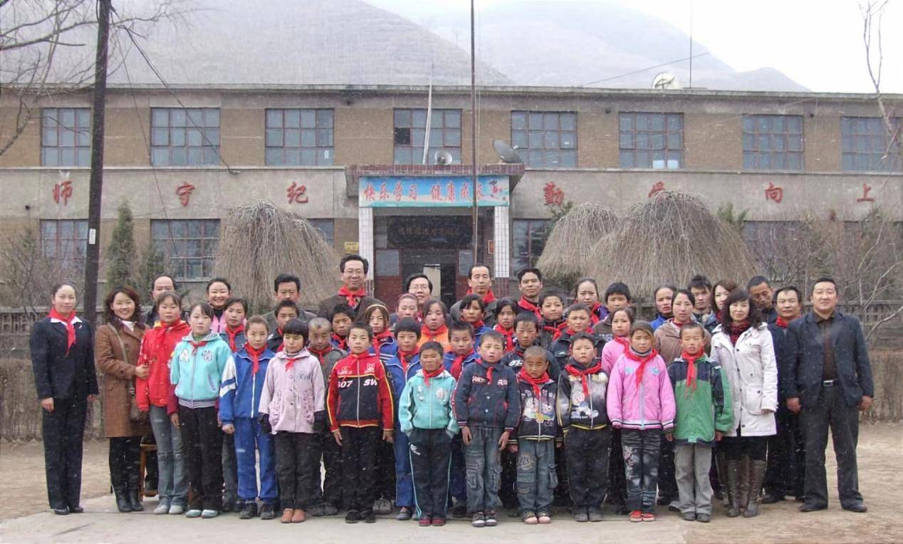 90后聋人王生全重回母校，当一名特教老师 