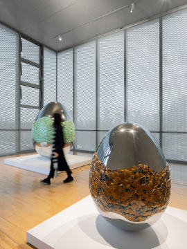 陶瓷和不锈钢的全新演绎 李鸿韦“和合共生”在龙美术馆