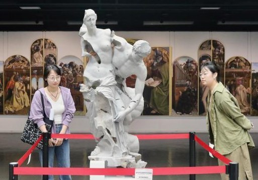 传统与现代相融 天津美术学院开启雕塑艺术盛宴