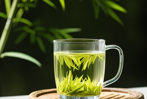 春色满园茶香溢，细品头春与明前的清新之韵