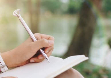 勤奋写作就一定能成为作家吗？