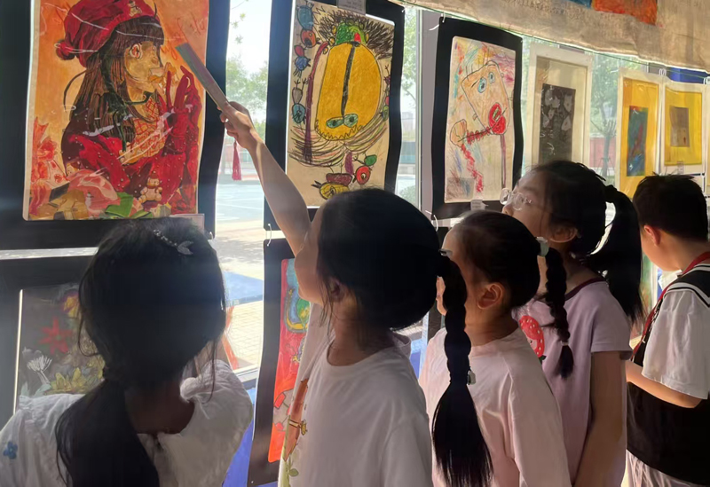 “一带一路”世界儿童画精品展六一前夕在新郑启幕  76国400幅童画架设文明互鉴之桥