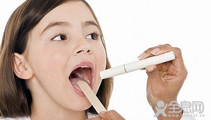 吃饭咬舌头是想吃肉？专家：可能是疾病的先兆！
