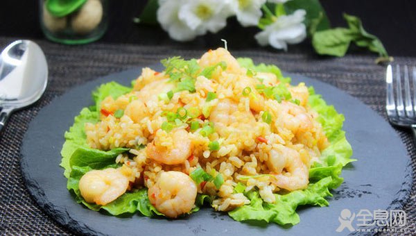清香罗勒虾仁炒饭