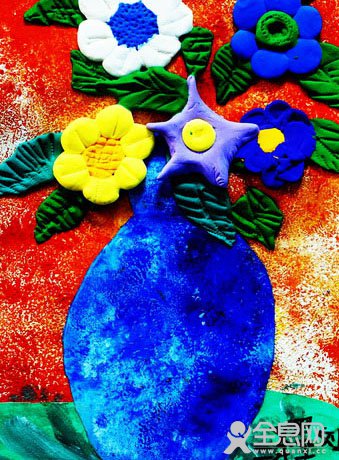 半立体浮雕瓶花——《少儿画苑》第26届国际少儿书画大赛精品