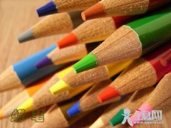 油画棒与蜡笔的区别