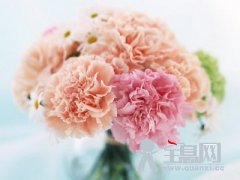 2014年幼儿园三八节活动主持词