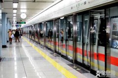 地铁逃生四技巧