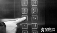 被困电梯要报警通知值班人员