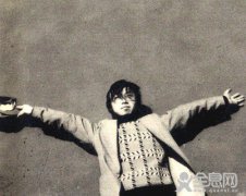 海子离开27年  “杀身成仁”式的文学行为，被赋予了世人对文学精