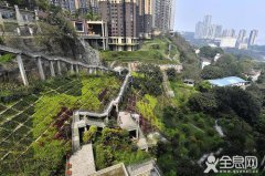 重庆有座挂在墙上的公园