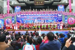 第三届中国·凤凰苗族银饰文化节举行