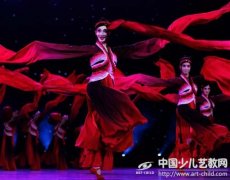 舞剧《夜深沉》越南获金奖 融合传统与现代元素