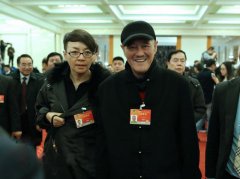 本山大叔提案力挺广场舞：老百姓非常渴望文化娱乐