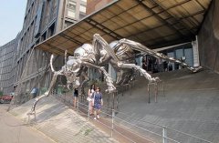 陈志光携“大蚂蚁”占据今日美术馆 “体面地”尊重个体生命