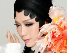 芳华绝代的李玉刚—不是女人胜似女人
