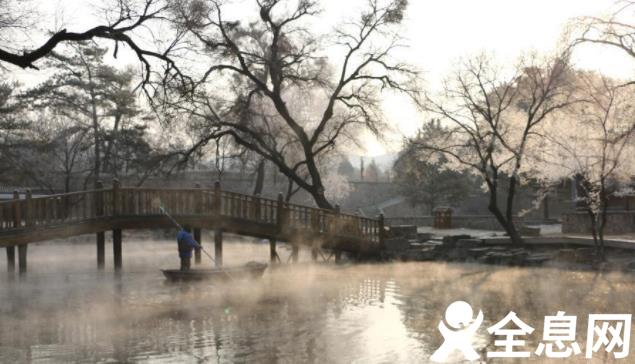 避暑山庄出现雾凇