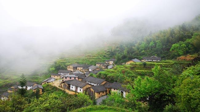 旅游不文明行为须付出等值代价