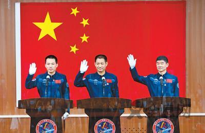 在浩瀚太空留下中国足迹——对话神舟十二号航天员