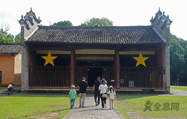 我国共有A级旅游景区13332个