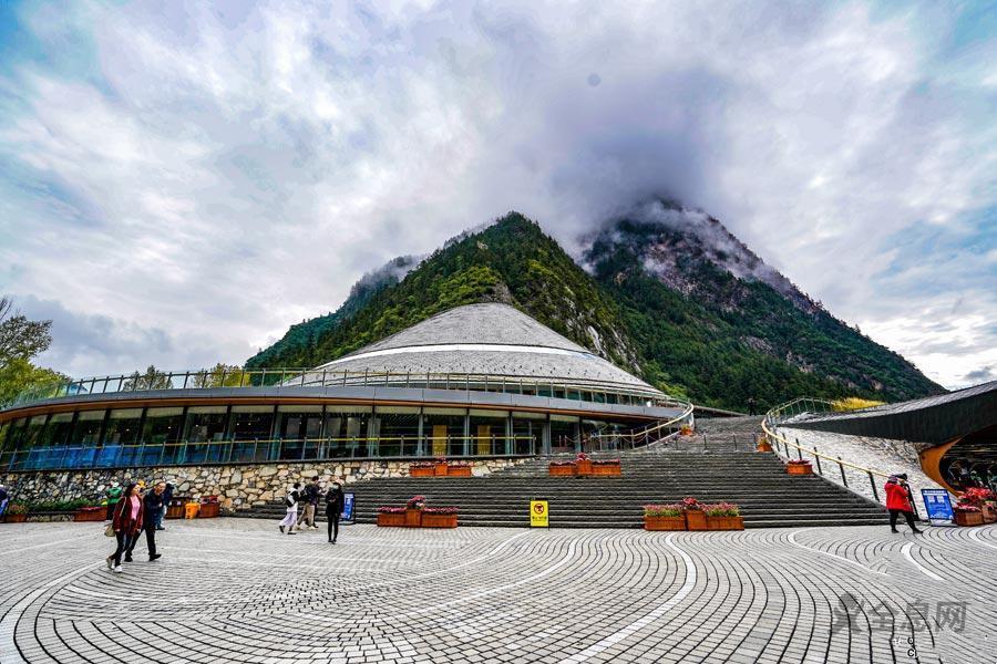 九寨沟标志性建筑亮相 是震后重建最大单体项目