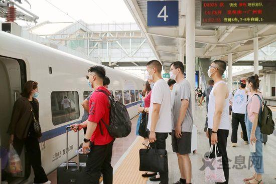 国铁集团：铁路旅客应全程戴口罩 不听劝阻将被处罚