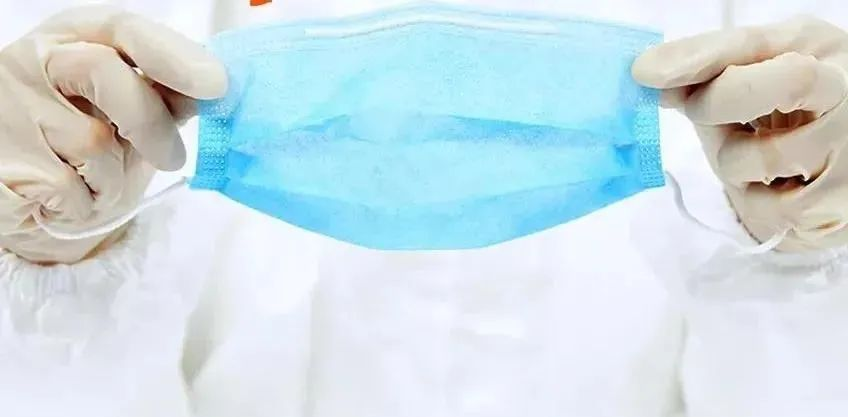 用口罩前需甩一甩，不然含致癌物？