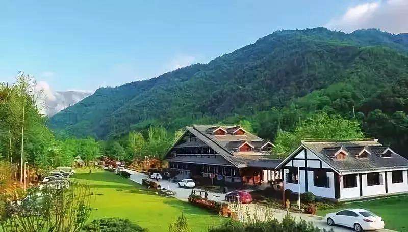 国务院：重点发展乡村休闲旅游