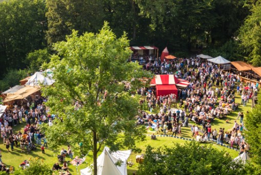 “上新”不断，“火力”不减——“网红”城市“五一”文旅市场观察