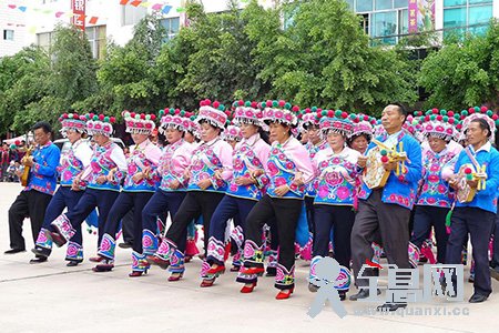 彝族舞蹈的传说——左脚舞